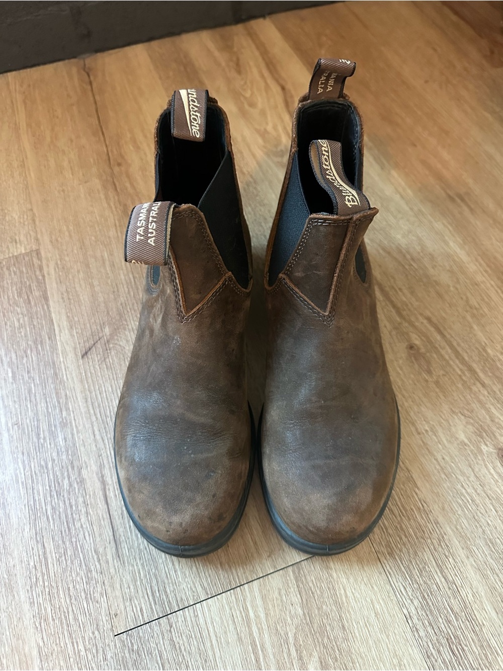 Blundstone Brown Chelsea Boots - Women - Picture 2 of 4